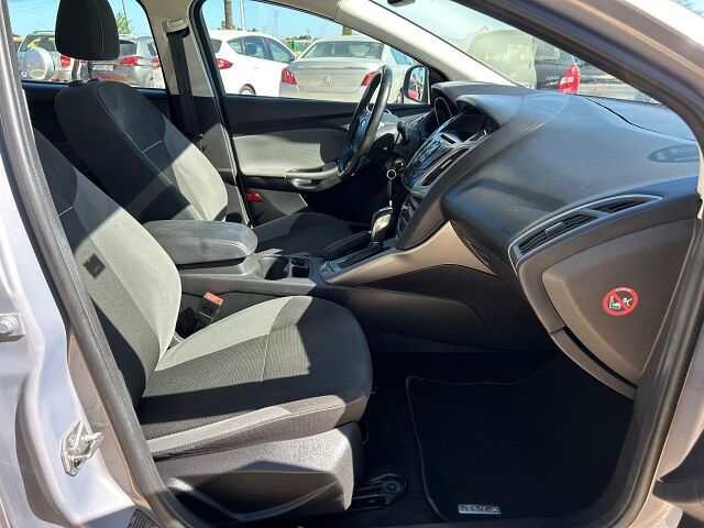 FORD FOCUS TREND 1.6 TI-VCT AUTO SPANISH LHD IN SPAIN 56000 MILES SUPER 2014